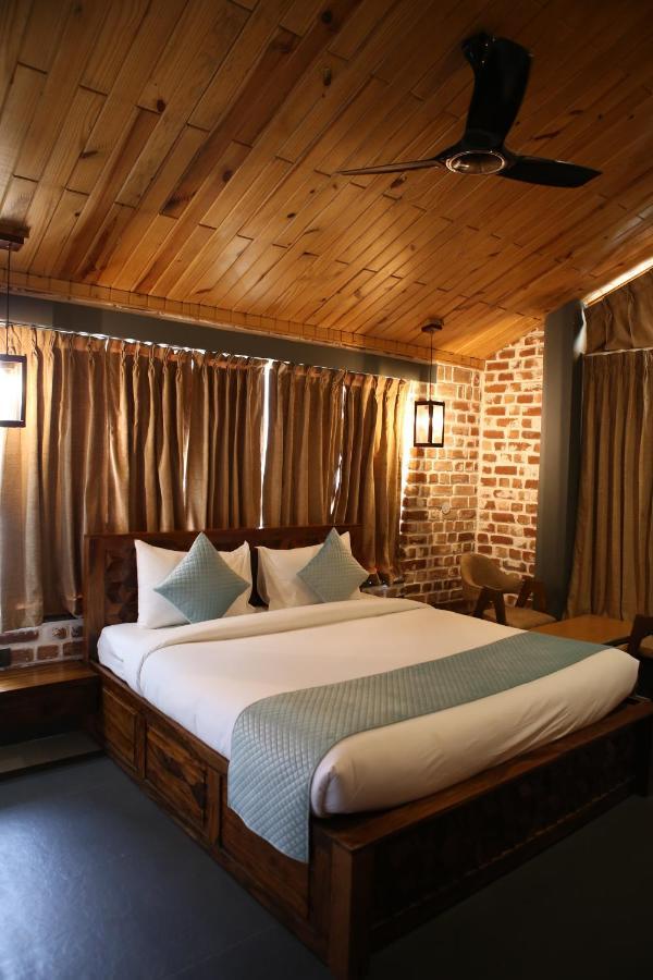 Granny'S Den Resort Rājpur Buitenkant foto