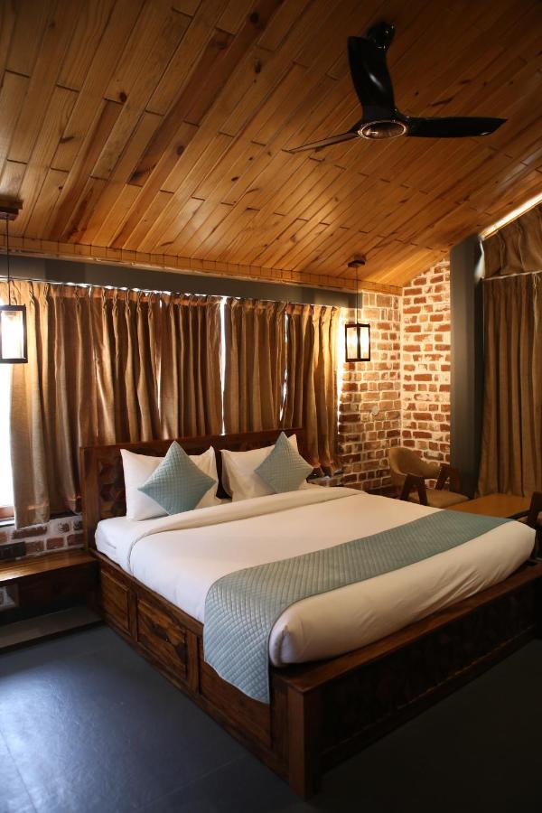 Granny'S Den Resort Rājpur Buitenkant foto