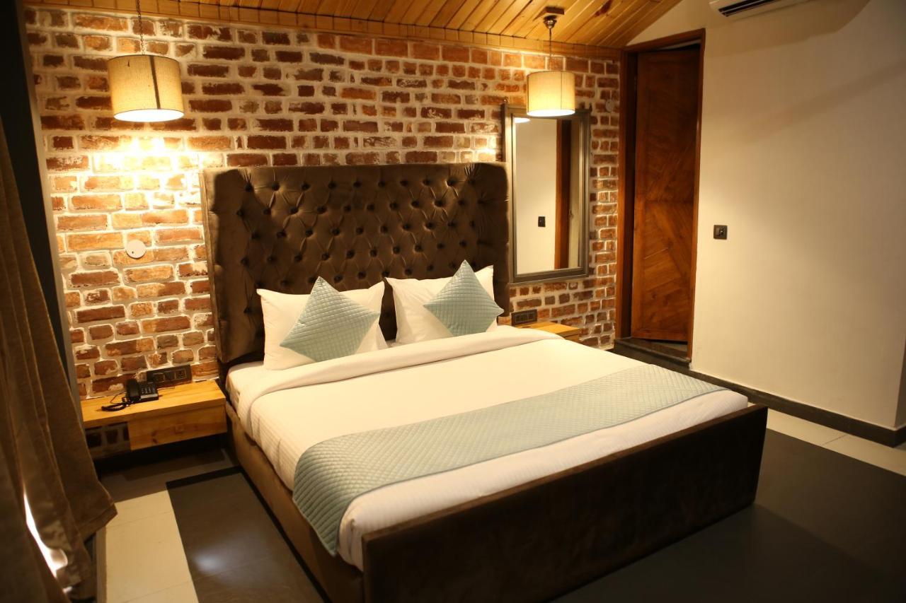 Granny'S Den Resort Rājpur Buitenkant foto
