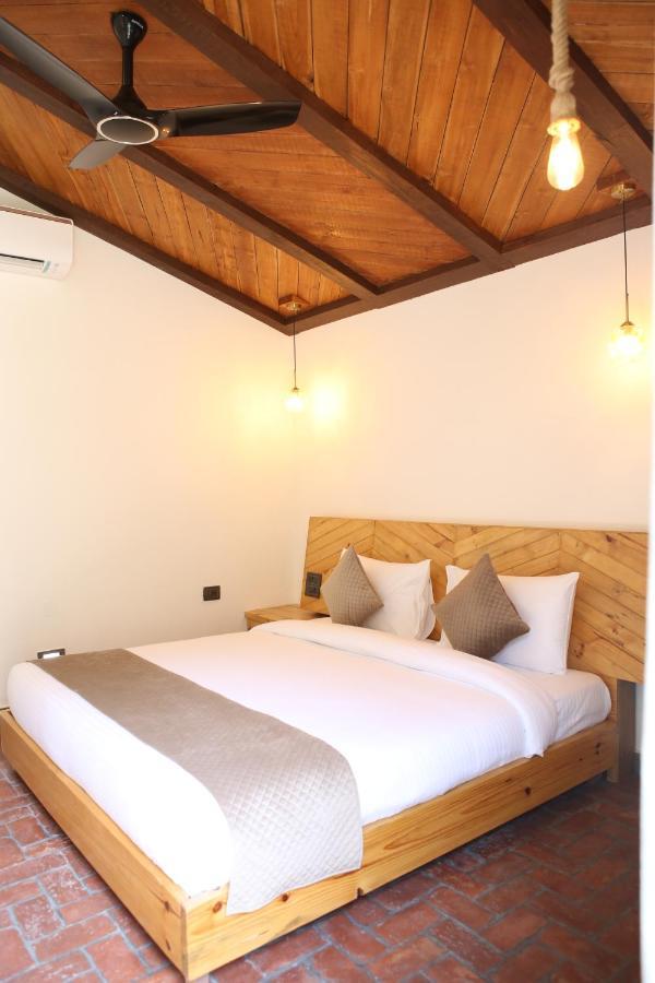 Granny'S Den Resort Rājpur Buitenkant foto