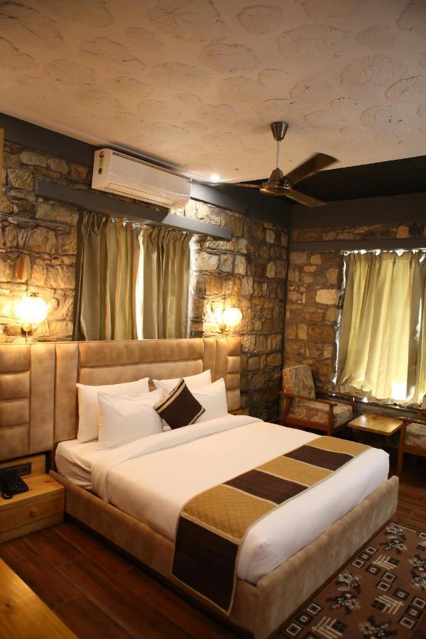 Granny'S Den Resort Rājpur Buitenkant foto